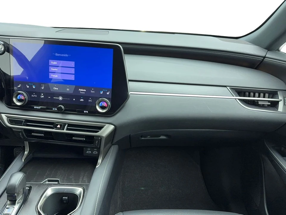 2023 Lexus RX 5th Gen - Image 19 of 21