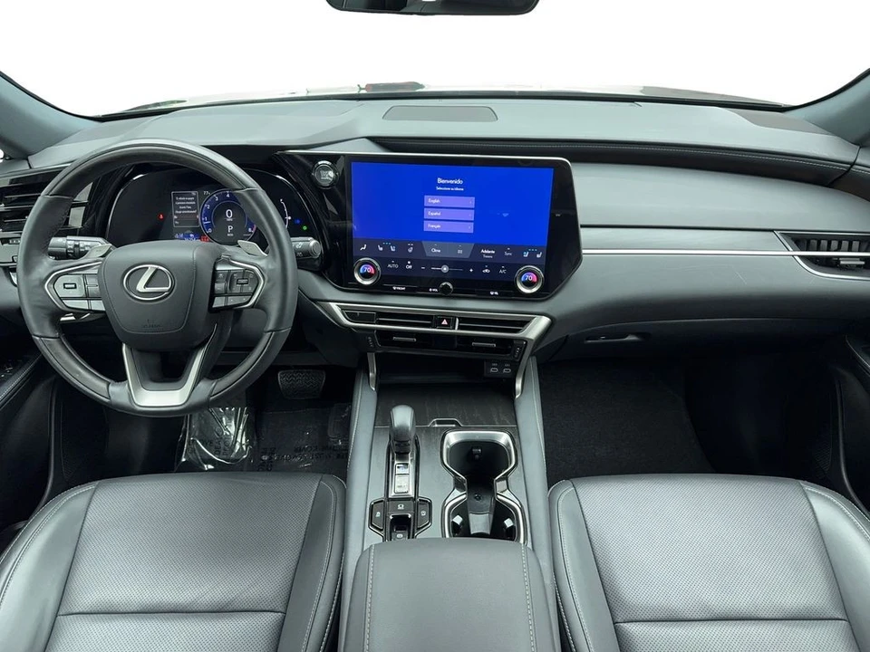 2023 Lexus RX 5th Gen - Image 16 of 21