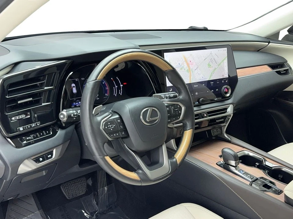 2023 Lexus RX 5th Gen - Image 14 of 21