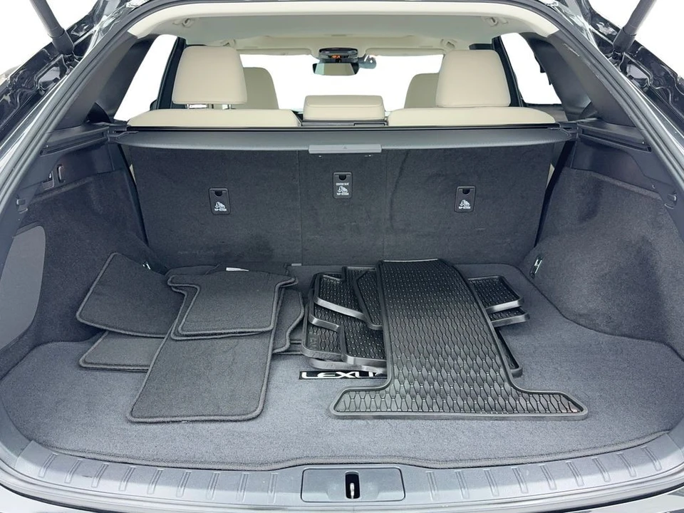 2023 Lexus RX 5th Gen - Image 12 of 21