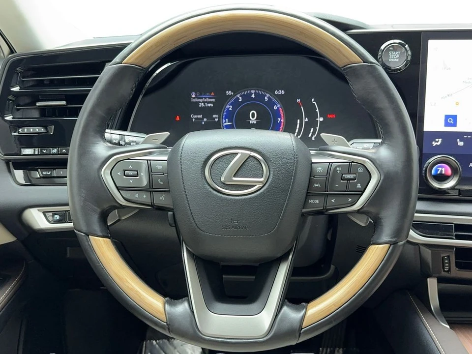 2023 Lexus RX 5th Gen - Image 18 of 21