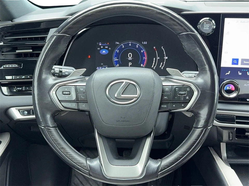 2023 Lexus RX 5th Gen - Image 18 of 21