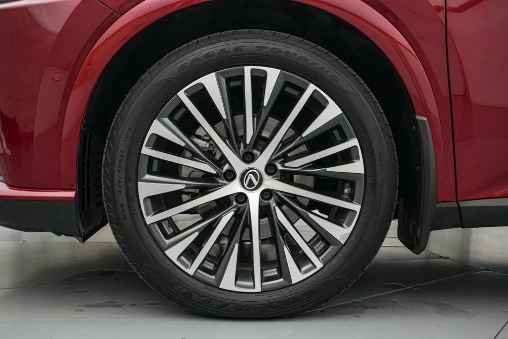 2023 Lexus RX 5th Gen - Image 11 of 21