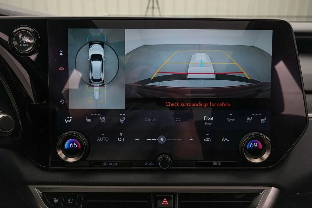 2023 Lexus RX 5th Gen - Image 17 of 21