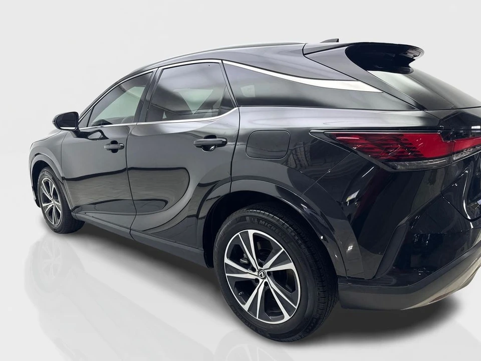 2023 Lexus RX 5th Gen - Image 14 of 21