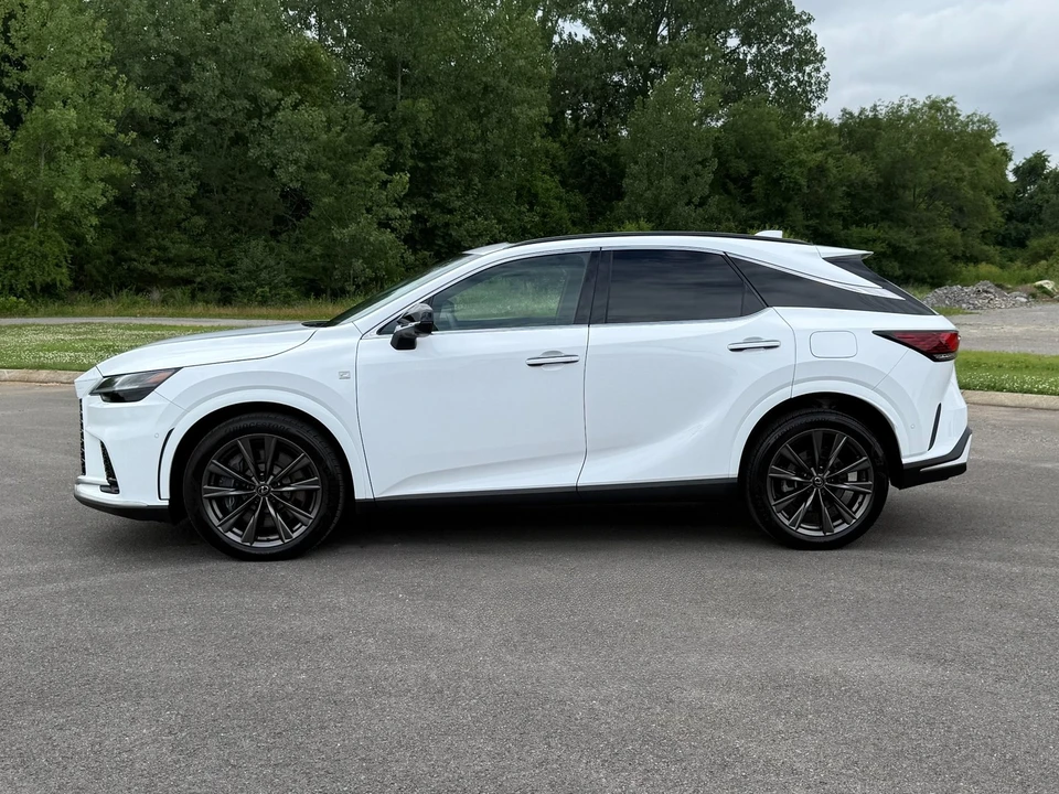 2023 Lexus RX 5th Gen - Image 7 of 31