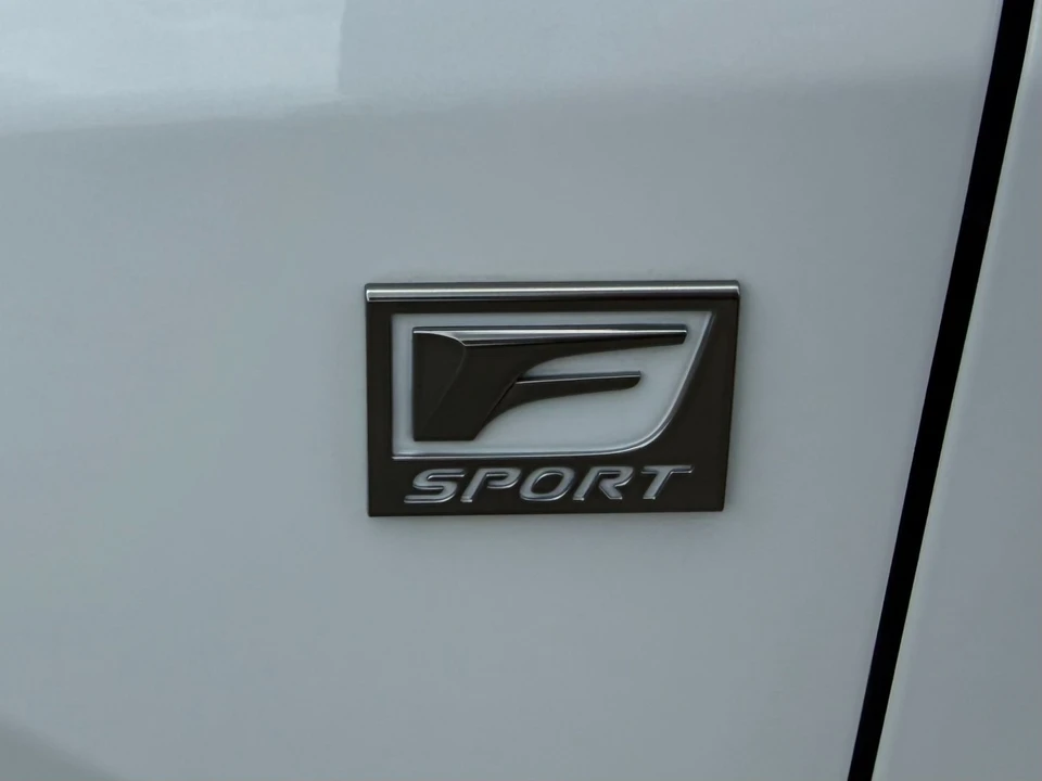 2023 Lexus RX 5th Gen - Image 10 of 31