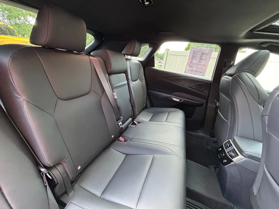 2023 Lexus RX 5th Gen - Image 28 of 31