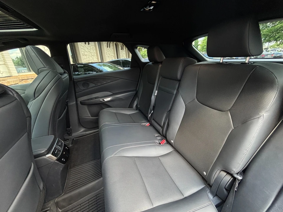 2023 Lexus RX 5th Gen - Image 24 of 31