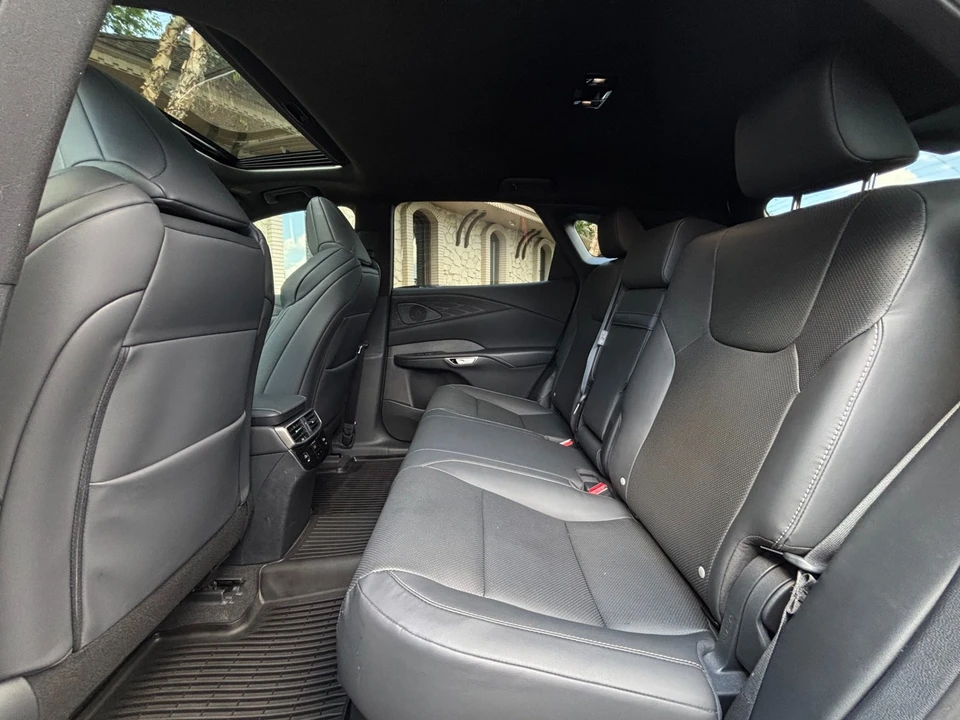 2023 Lexus RX 5th Gen - Image 22 of 31