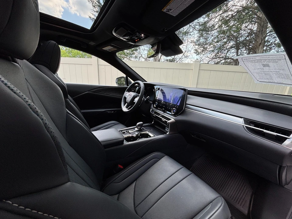 2023 Lexus RX 5th Gen - Image 30 of 31