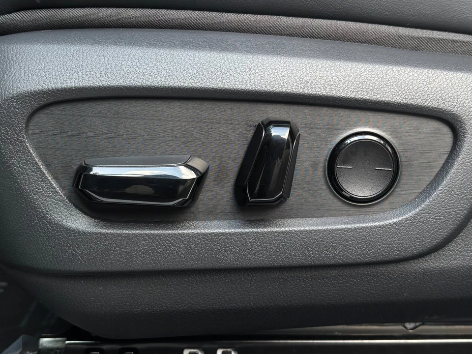 2023 Lexus RX 5th Gen - Image 20 of 31