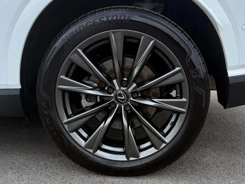 2023 Lexus RX 5th Gen - Image 15 of 31
