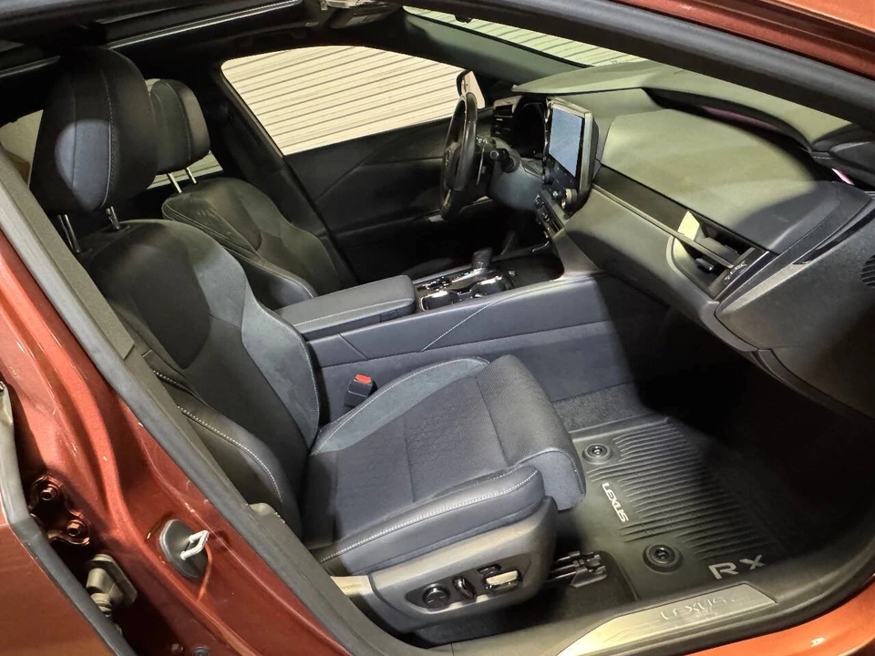 2023 Lexus RX 5th Gen - Image 12 of 12