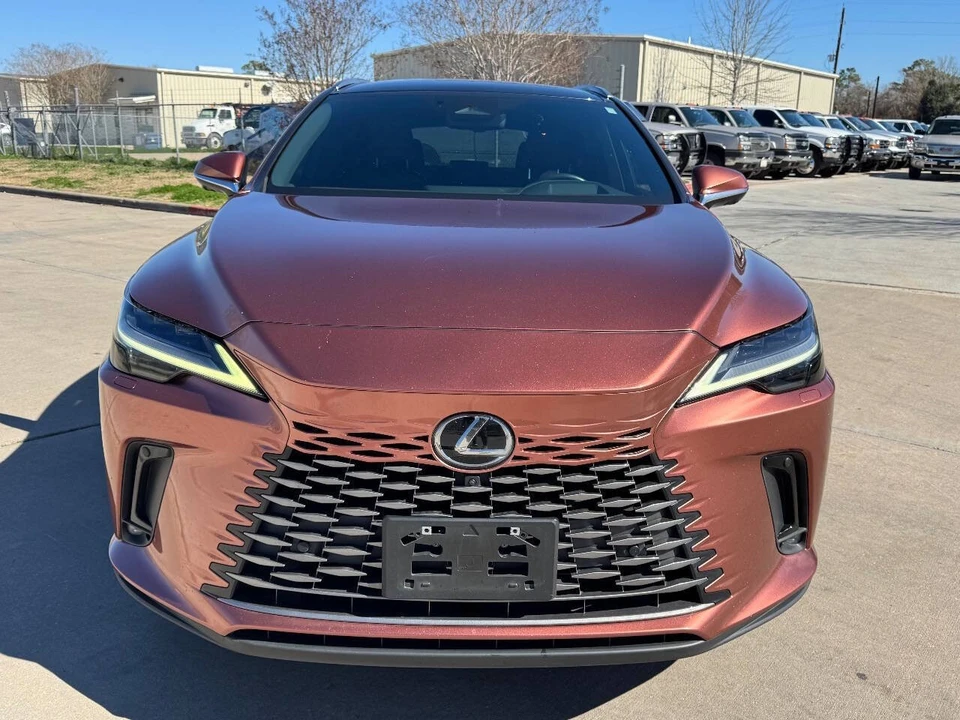 2023 Lexus RX 5th Gen - Image 4 of 12