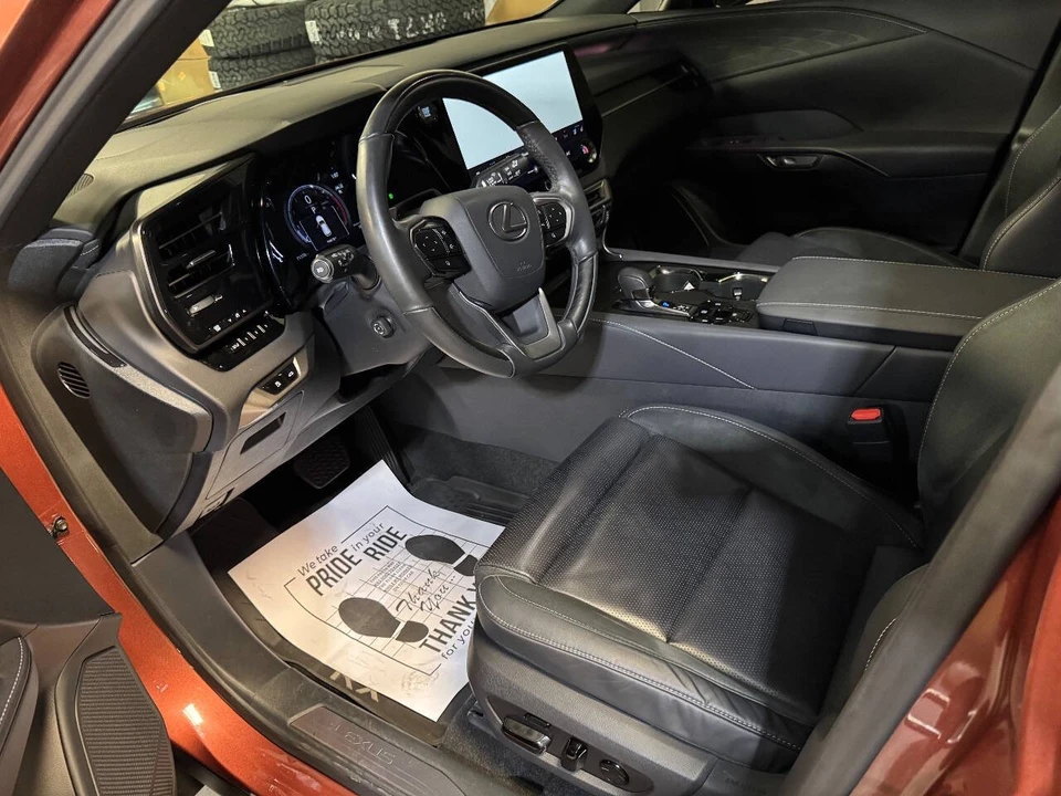 2023 Lexus RX 5th Gen - Image 6 of 12