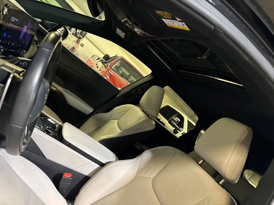 2023 Lexus RX 5th Gen - Image 10 of 12