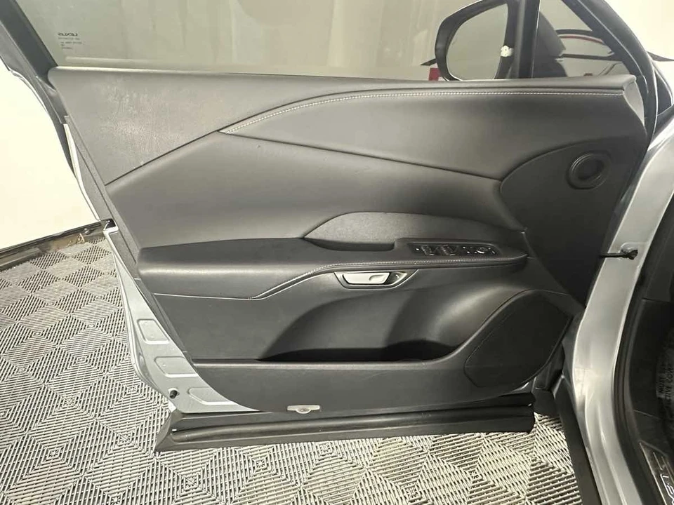 2023 Lexus RX 5th Gen - Image 15 of 21