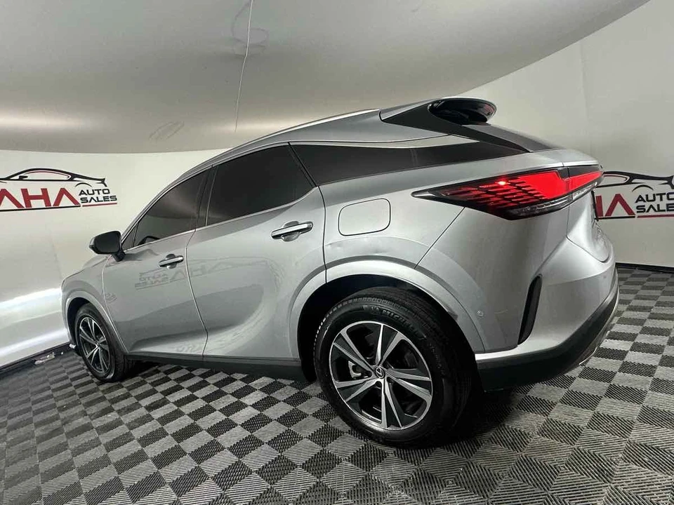 2023 Lexus RX 5th Gen - Image 6 of 21