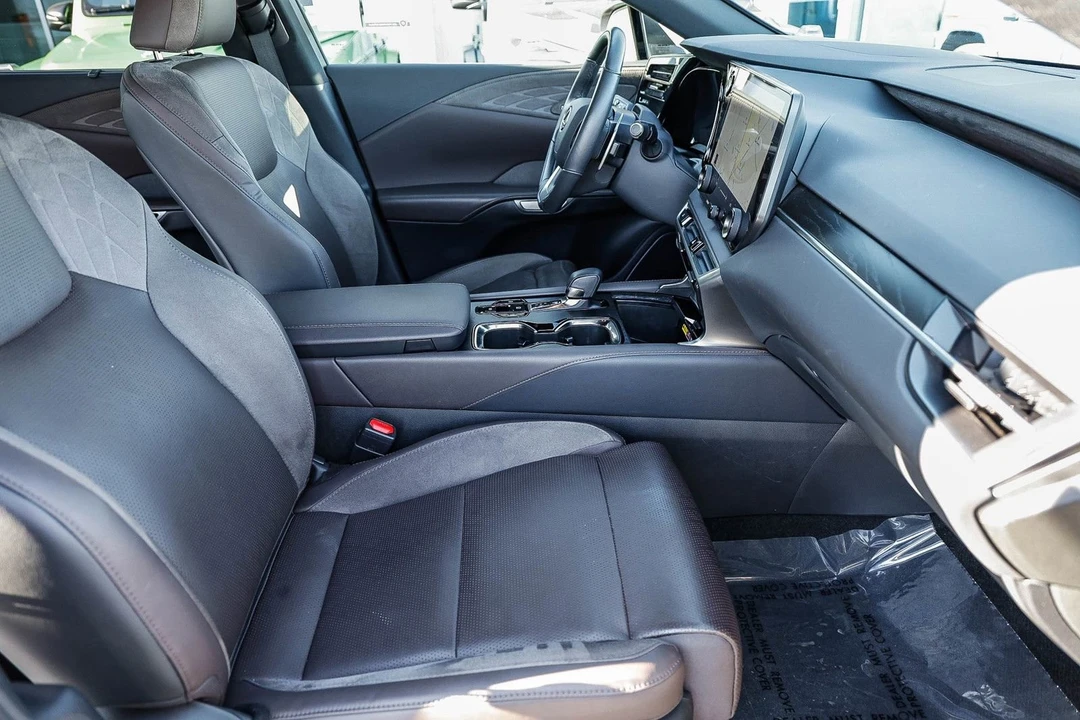 2023 Lexus RX 5th Gen - Image 17 of 21