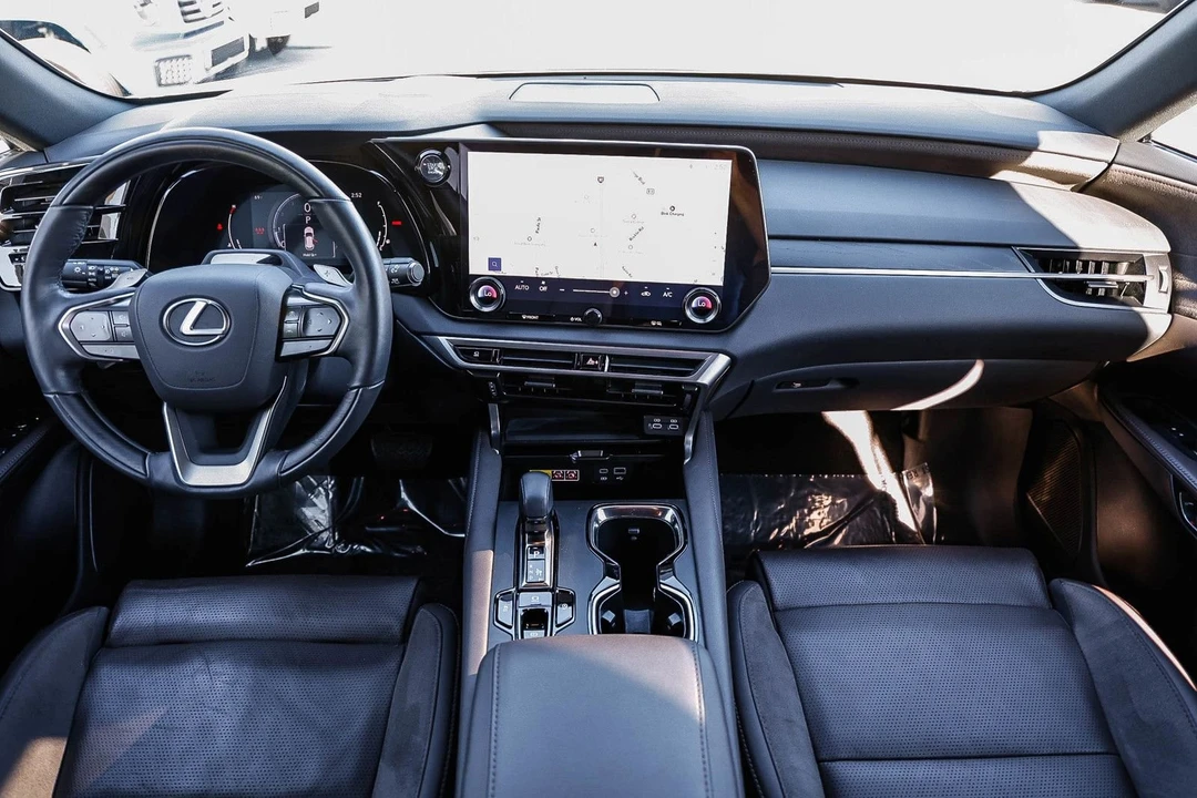 2023 Lexus RX 5th Gen - Image 10 of 21