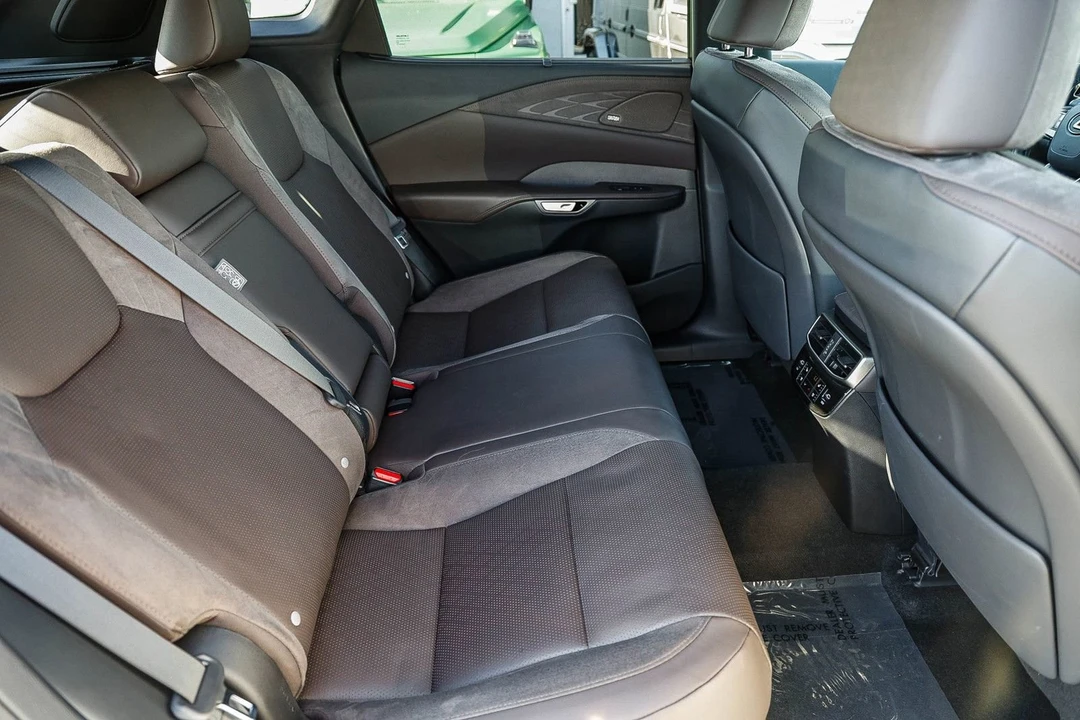 2023 Lexus RX 5th Gen - Image 18 of 21
