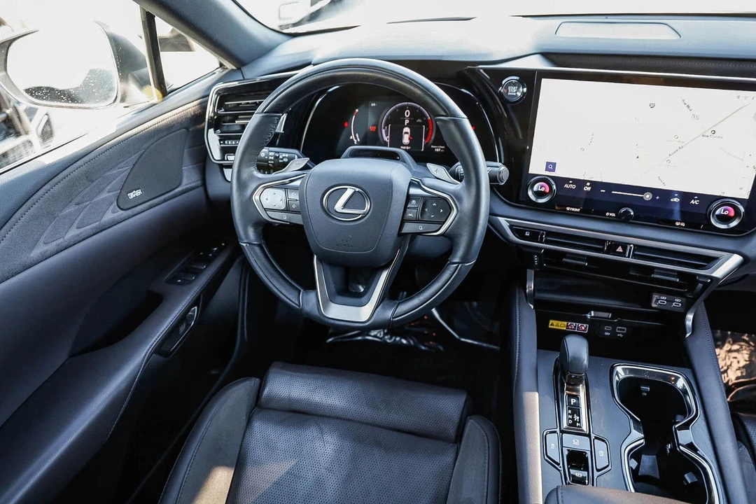 2023 Lexus RX 5th Gen - Image 14 of 21