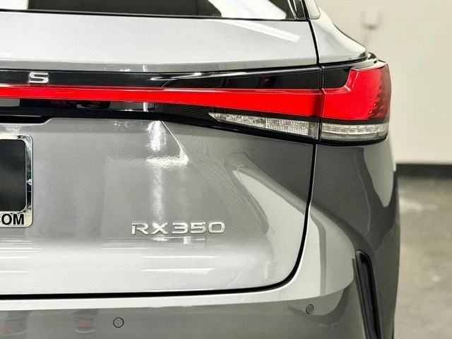 2023 Lexus RX 5th Gen - Image 14 of 21