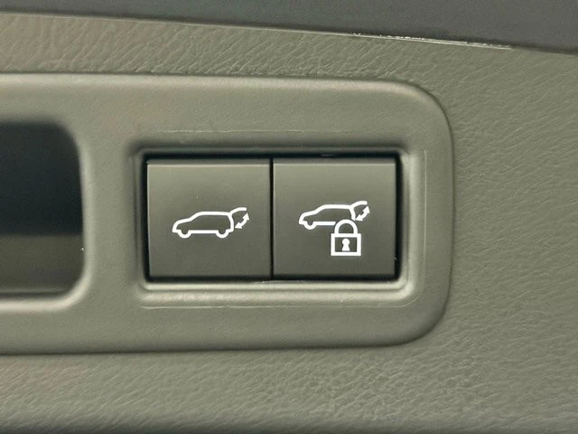 2023 Lexus RX 5th Gen - Image 16 of 21