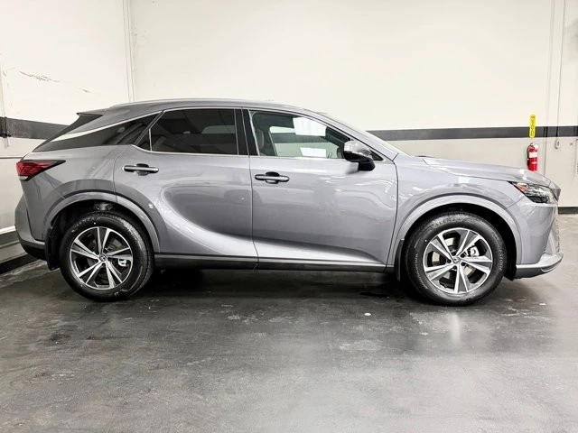 2023 Lexus RX 5th Gen - Image 5 of 21