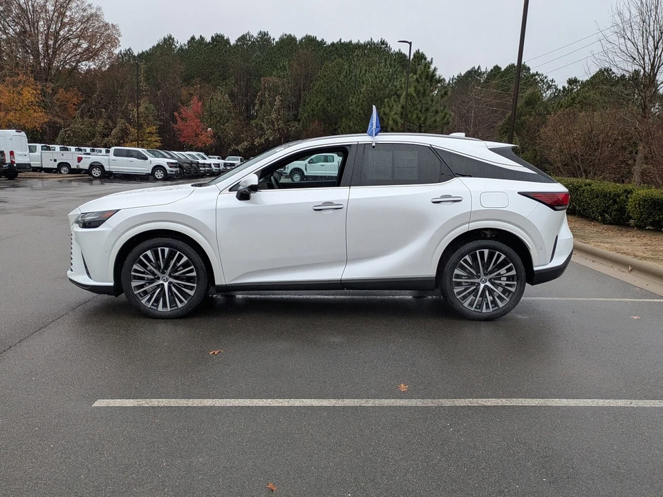 2023 Lexus RX 5th Gen - Image 7 of 12