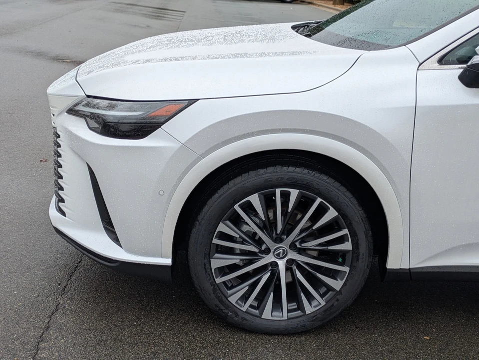 2023 Lexus RX 5th Gen - Image 11 of 12