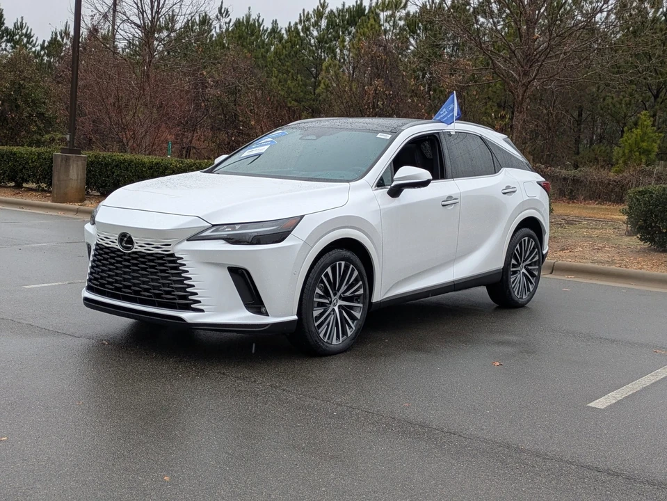 2023 Lexus RX 5th Gen - Image 8 of 12