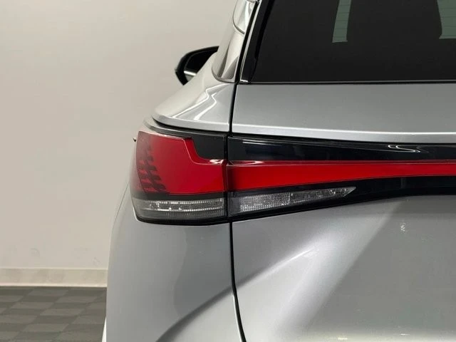 2023 Lexus RX 5th Gen - Image 9 of 21