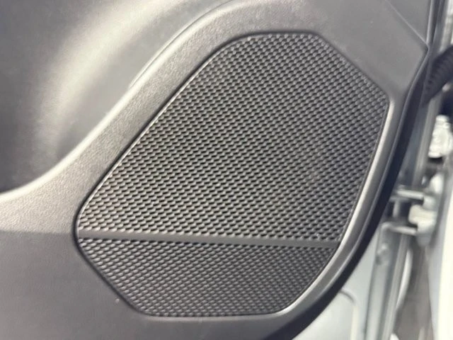 2023 Lexus RX 5th Gen - Image 16 of 21