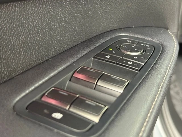2023 Lexus RX 5th Gen - Image 15 of 21