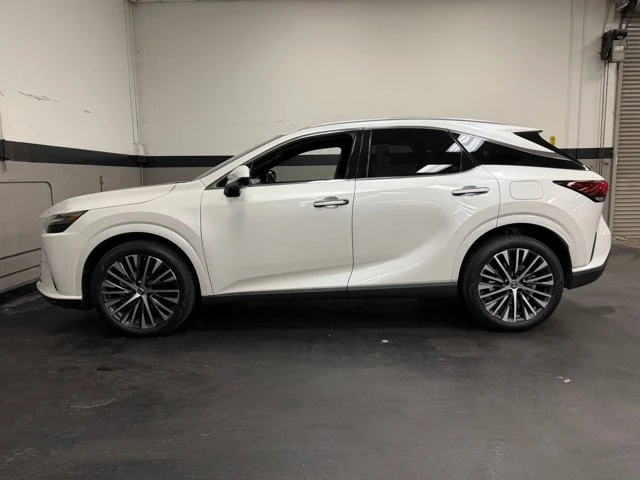 2023 Lexus RX 5th Gen - Image 9 of 21