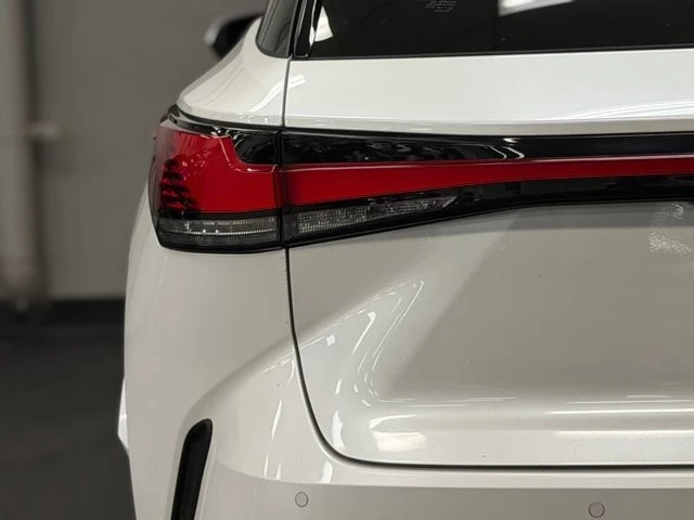2023 Lexus RX 5th Gen - Image 13 of 21
