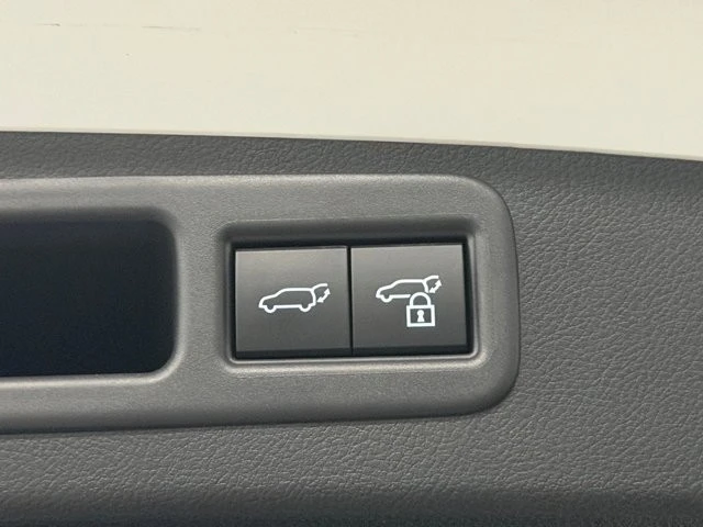 2023 Lexus RX 5th Gen - Image 16 of 21