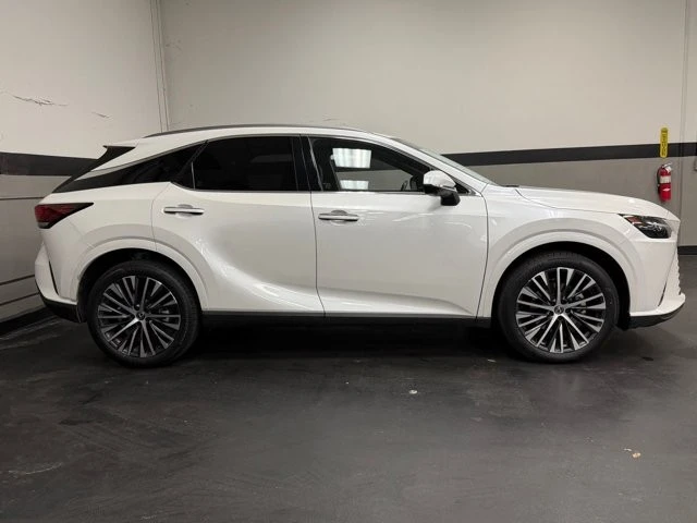 2023 Lexus RX 5th Gen - Image 5 of 21
