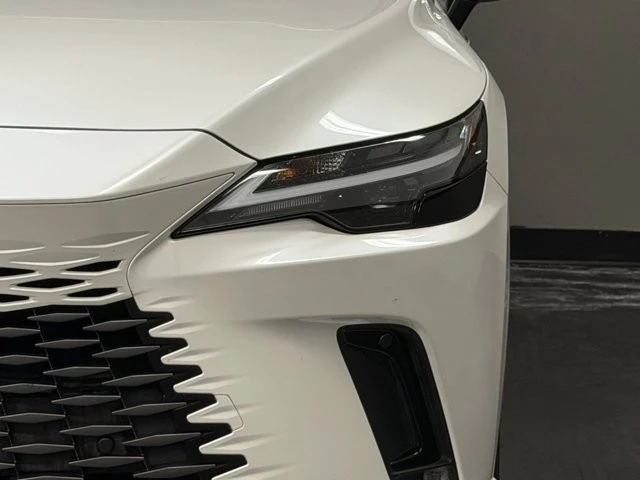 2023 Lexus RX 5th Gen - Image 8 of 21