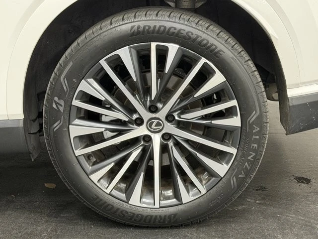 2023 Lexus RX 5th Gen - Image 17 of 21