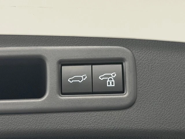 2023 Lexus RX 5th Gen - Image 16 of 21