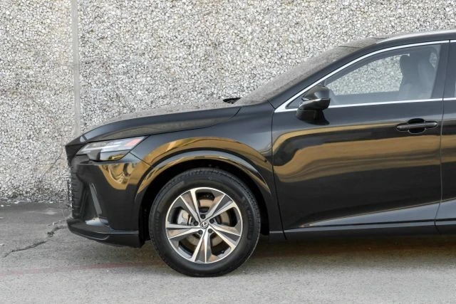 2023 Lexus RX 5th Gen - Image 13 of 21