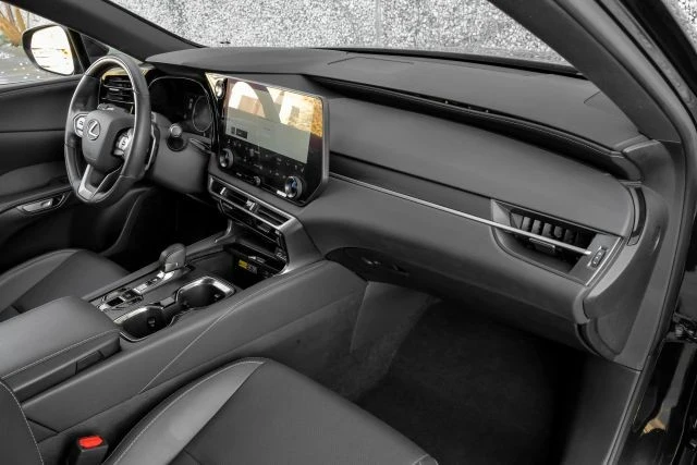 2023 Lexus RX 5th Gen - Image 15 of 21