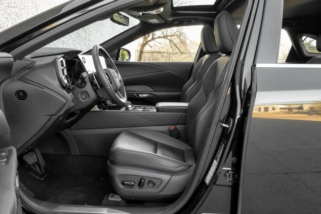 2023 Lexus RX 5th Gen - Image 4 of 21