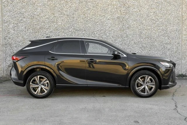 2023 Lexus RX 5th Gen - Image 8 of 21