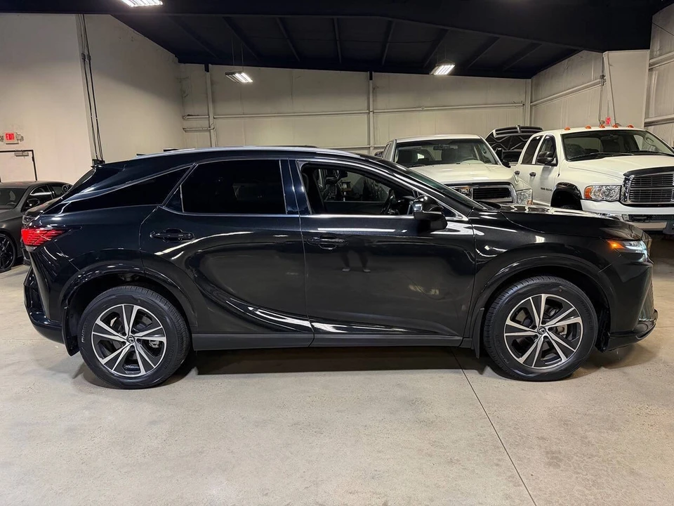 2023 Lexus RX 5th Gen - Image 6 of 12