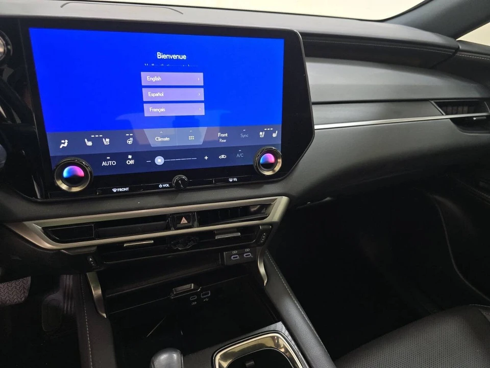 2023 Lexus RX 5th Gen - Image 7 of 12