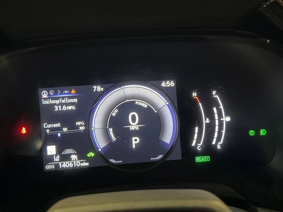 2023 Lexus RX 5th Gen - Image 9 of 12